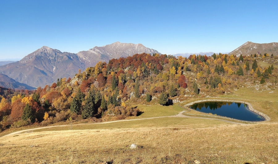 Valle Brembana Avolasio Ottobrata In Cima Alla Val Taleggio